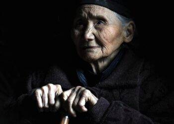 Những nỗi buồn và cô đơn lớn nhất của tuổi già