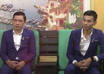 Quá mệt mỏi với bạn gái; hai người đàn ông quyết định đến với nhau