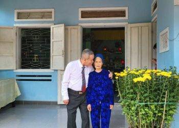 Câu chuyện xúc động của cụ ông 88 tuổi viết đơn ly hôn vợ sau 60 năm kết hôn