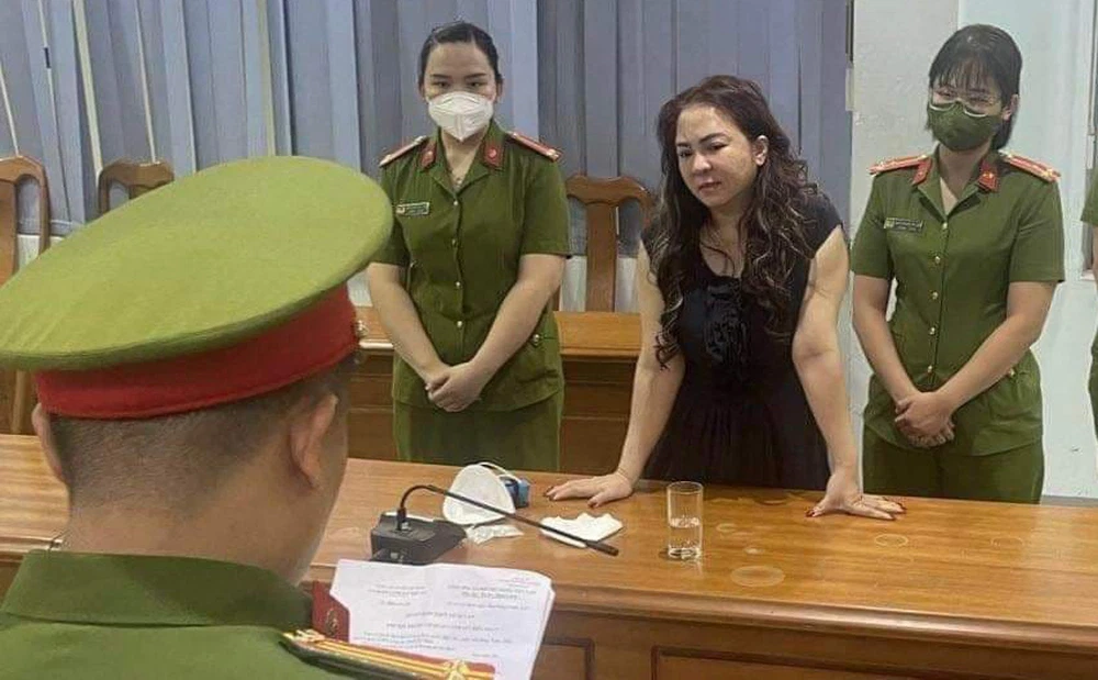 Bà Nguyễn Phương Hằng có bao nhiêu kênh mạng xã hội?