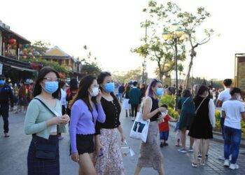 Bộ Y tế đề xuất: F0 và F1 vẫn được đi làm và không công bố số ca nhiễm trong ngày