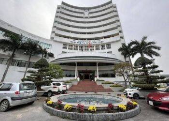 Cô gái tố bị trưởng khoa ĐH Luật Hà Nội cưỡng bức tình dục hiện đang ở đâu, tâm lý như thế nào?