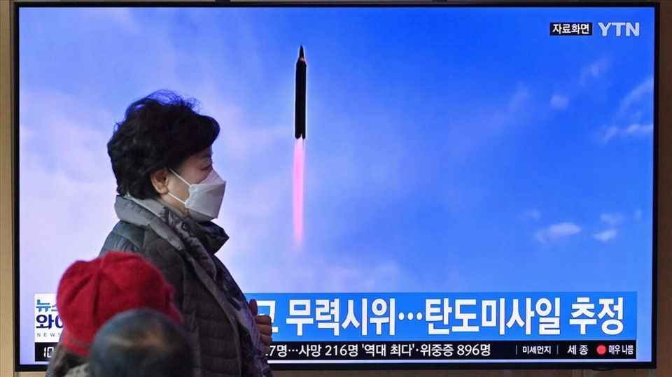 Hàn Quốc bắn loạt tên lửa đáp trả vụ phóng ICBM của Triều Tiên