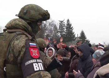 Nga viện trợ 30 tấn hàng hóa cho người dân Ukraine