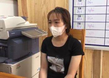 Nữ công nhân đâm 3 người thương vong trước cổng công ty sau giờ l