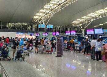 Trường hợp nào bị tạm hoãn xuất cảnh?