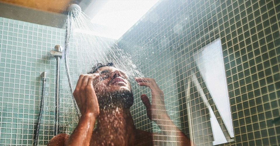 5 lợi ích không ngờ tới của việc tắm nước lạnh