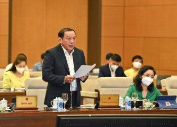 Chồng bạo lực gia đình bị cấm tiếp xúc với vợ, giữ khoảng cách 50m