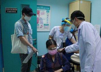 dau nhuc co xuong khop noi am anh cua benh nhan hau covid 19 Đau nhức xương khớp hậu COVID-19 là nỗi ám ảnh của nhiều bệnh nhân Đau nhức cơ xương khớp, nỗi ám ảnh của bệnh nhân hậu COVID-19