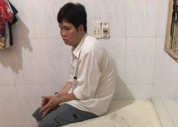 Đi bấm huyệt, bé gái bị người đàn ông mù giao cấu