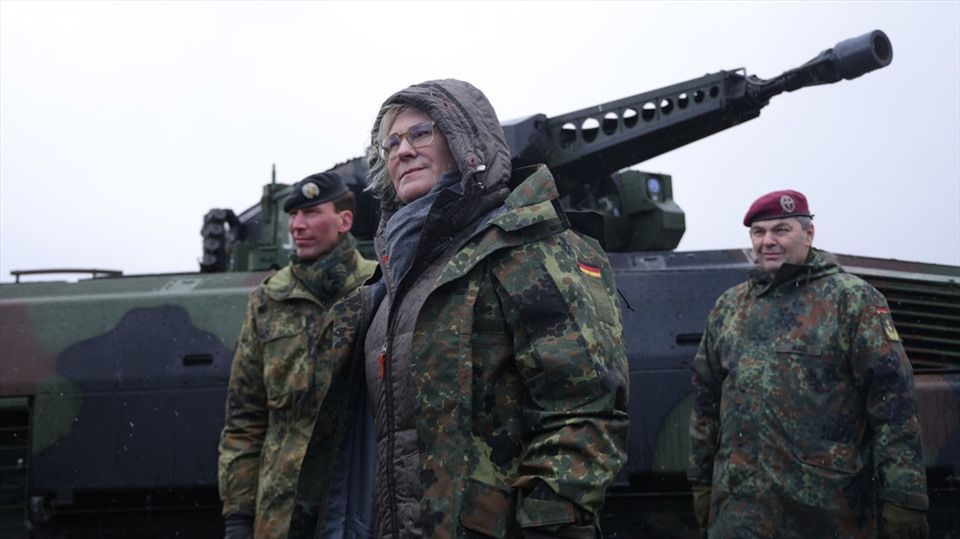 Đức bất ngờ ngừng cung cấp vũ khí cho Ukraina
