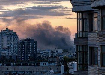 Nổ rung chuyển Kiev, Nga tấn công dồn dập trên mọi mặt trận