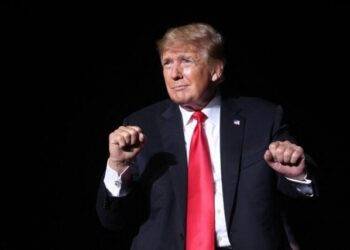 Tỷ phú Donald Trump kiếm được 600 triệu USD sau khi rời Nhà Trắng