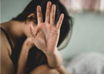 Vụ Phó tổng báo Văn nghệ bị tố cưỡng hiếp đồng nghiệp: Những câu hỏi gây tổn thương ghê gớm với nạn nhân!