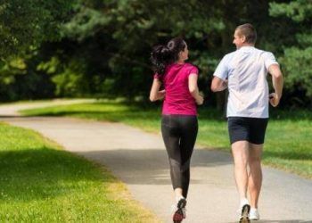 Chạy bộ 30 phút vào buổi sáng hoặc đi bộ 60 phút vào buổi tối, cái nào tốt cho sức khỏe hơn? Kết quả thật bất ngờ