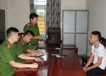 Mang tiền âm phủ đi nhờ làm dịch vụ chuyển khoản