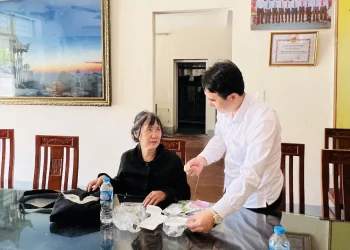 Người phụ nữ bị rơi xuống vực kể lại 7 ngày bới rác tìm nước uống