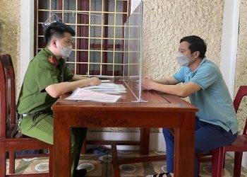 Nhiều người gọi điện tố cáo sau khi cán bộ xã bị công an bắt vì vòi tiền của dân