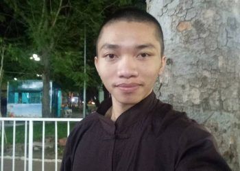 NÓNG: Thêm 'tu sĩ' tại Tịnh Thất Bồng Lai bị đưa ra trước pháp luật, thái độ chống đối 