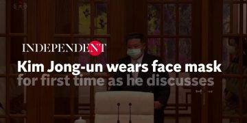 Ông Kim Jong-un lần đầu tiên đeo khẩu trang trước công chúng