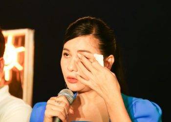 Sau 13 năm yêu nhau, Cát Phượng bật khóc xác nhận chia tay Kiều Minh Tuấn