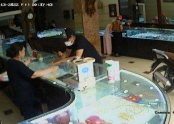 Truy tìm đối tượng cướp tiệm vàng tại Bắc Giang