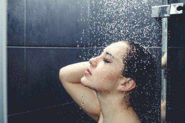 6 việc không nên làm trước khi tắm kẻo đột quỵ lúc nào không biết