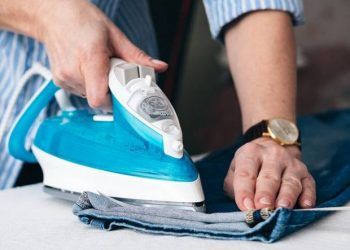 8 vật dụng quen thuộc có hạn sử dụng nhưng hầu hết đều dùng quanh năm suốt tháng, ẩn chứa bao nhiêu tác hại