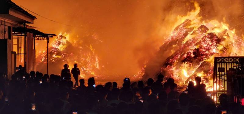 Cháy lớn trong đêm ở Cụm công nghiệp Diễn Châu, tỉnh Nghệ An