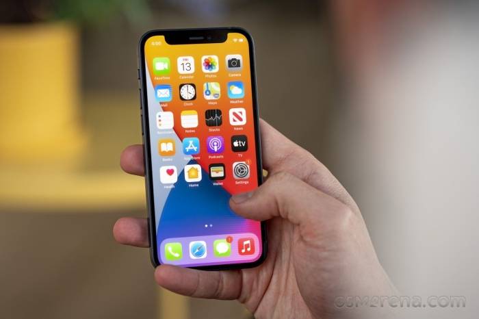 Khách Việt đua nhau mua iPhone 12 đang được giảm thấp chưa từng thấy giữa tháng 6/2022