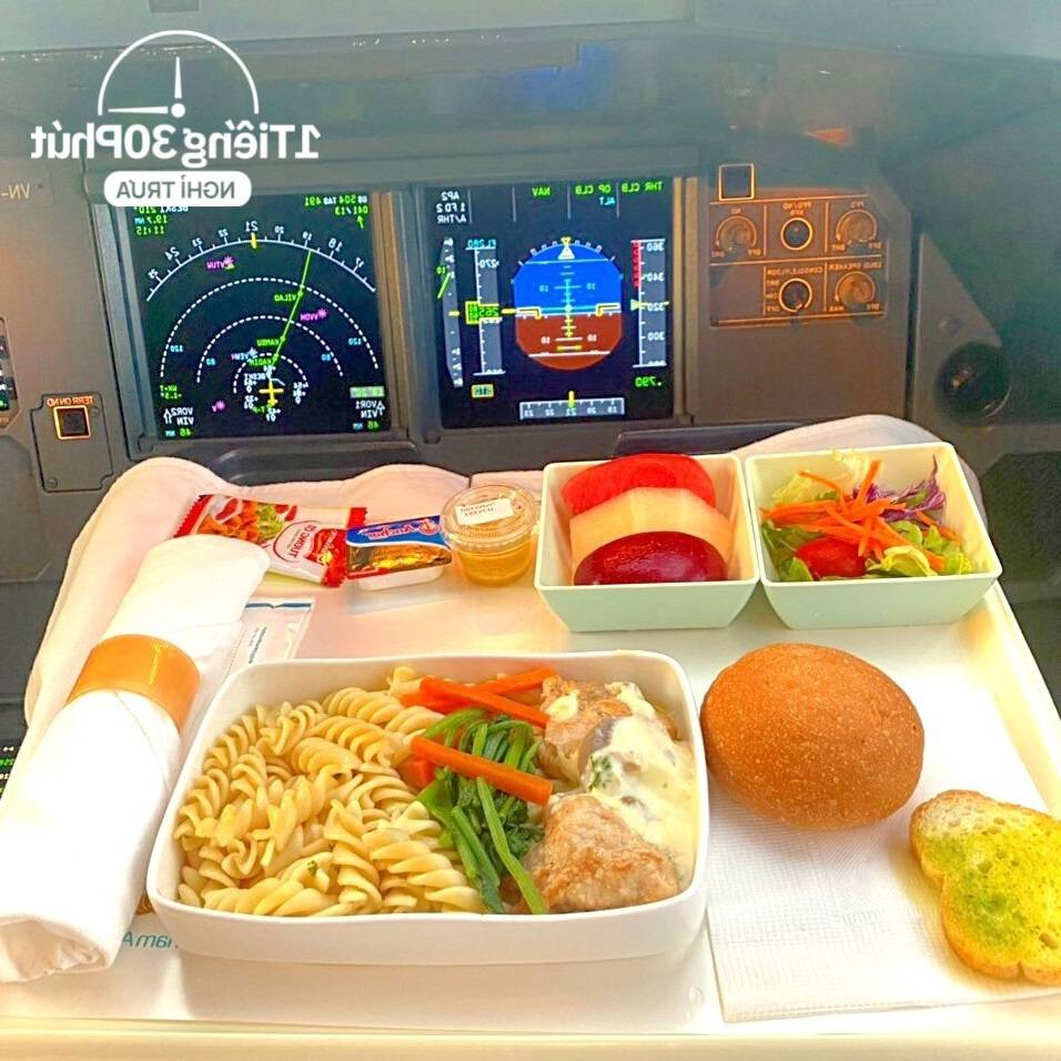Tiết lộ về ‘văn hóa nói’ và quy định giờ nghỉ trưa của các phi công hàng không