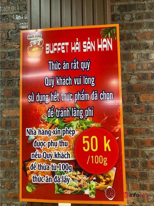 Toàn cảnh vụ quán buffet hải sản Bắc Giang cân đồ ăn thừa của khách để phạt tiền