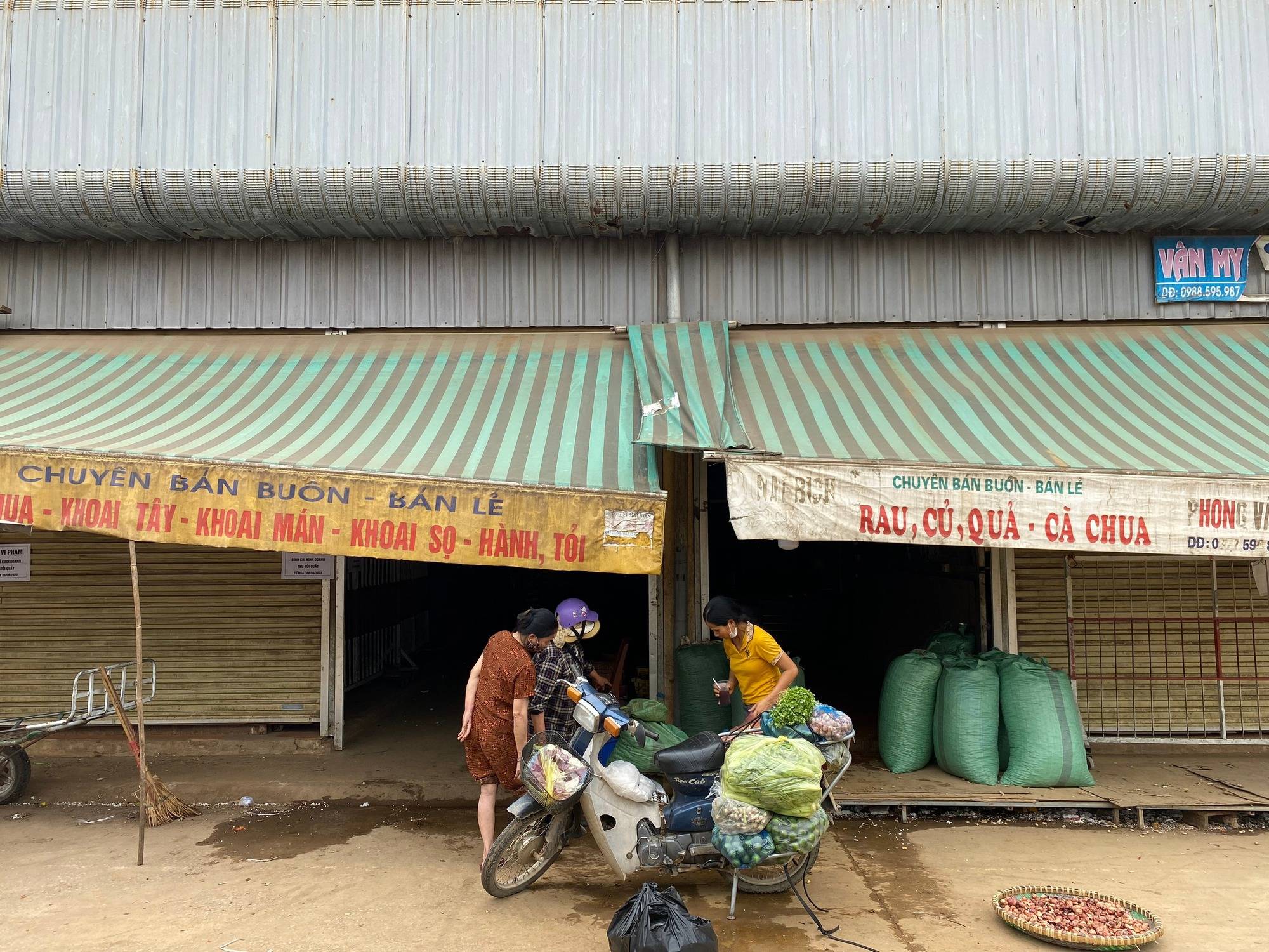 Toàn cảnh vụ việc tiểu thương bị đâm chết ở Thanh Hóa trong lúc ngủ ở chợ