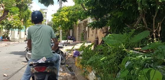 Truy bắt thanh niên mặc áo Grab nghi đâm chết chủ biệt thự ở Sài Gòn