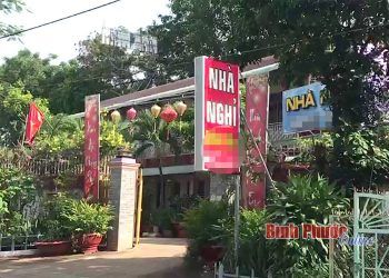 Vụ thi thể người phụ nữ treo cổ trong nhà nghỉ: Phát hiện 1 con dao dính máu