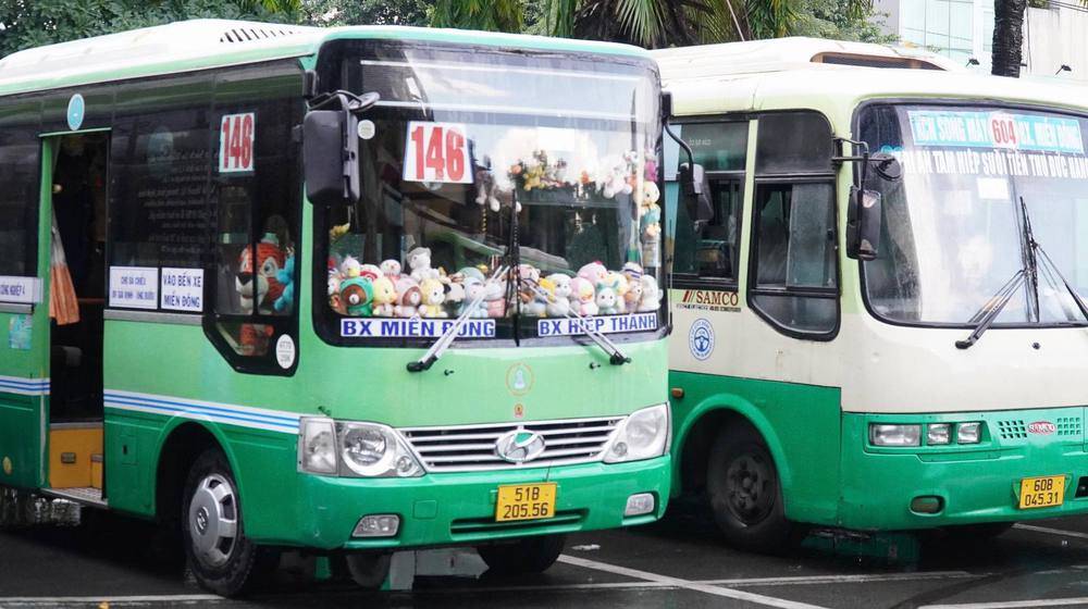 Xe buýt treo hơn 100 con gấu bông đáng yêu nhất Sài Gòn: Chủ nhân là là 'cao thủ' gắp thú