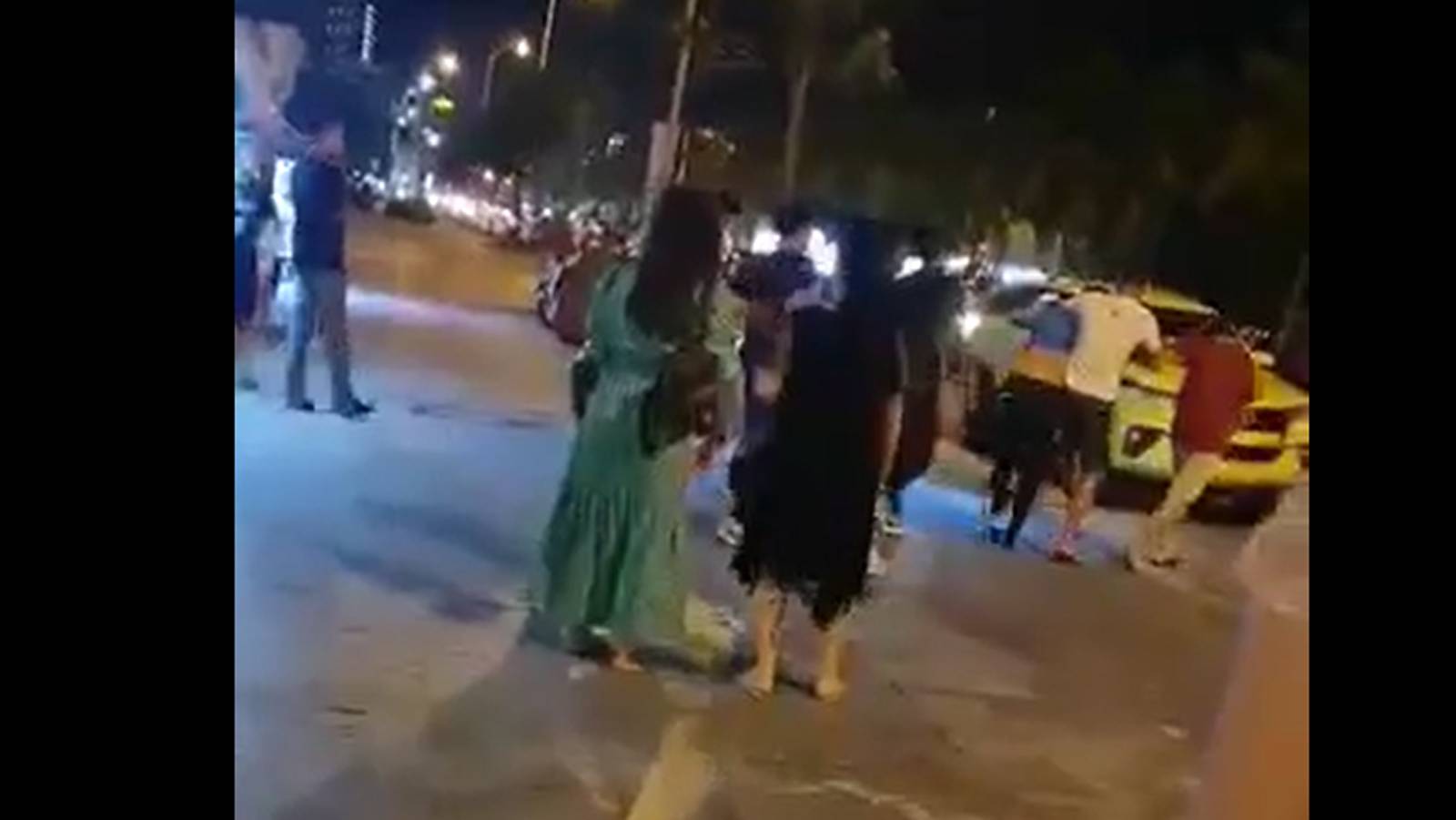 Xôn xao clip hướng dẫn viên ở Đà Nẵng bị nhóm người kẹp cổ, lôi đi trước mặt du khách: Sẽ xử lý nghiêm