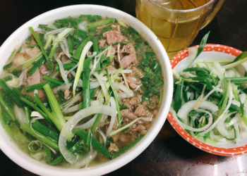 10 món ăn đường phố Việt Nam ngon nhất do CNN bình chọn