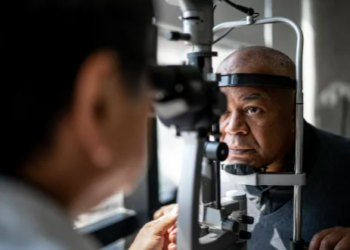 Bác sĩ cảnh báo: Nếu điều này xảy ra khi bạn thức dậy, nó có thể báo hiệu một cơn đột quỵ