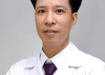 Chăm sóc trẻ mắc cúm A tại nhà, cha mẹ cần làm gì để ngừa biến chứng nguy hiểm?