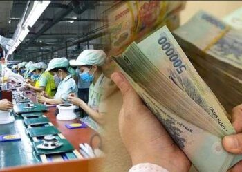 Đang hưởng lương lưu vẫn tiếp tục đi làm sẽ có quyền lợi gì?