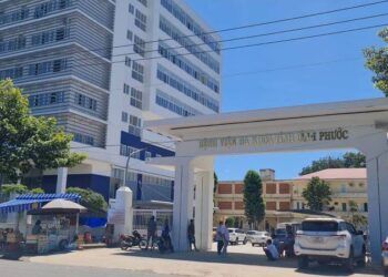 Điều ra, làm rõ vụ 1 người nghi rơi từ tầng 7 bệnh viện dẫn đến tử vong