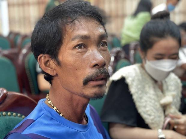 Đón 5 ngư dân Bình Thuận sống sót kỳ diệu sau 12 ngày đêm lênh đênh trên biển Đón 5 ngư dân Bình Thuận sống sót kỳ diệu sau 12 ngày đêm lênh đênh trên biển
