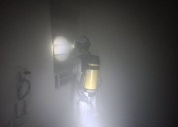 Giải cứu 9 người mắc kẹt trong vụ cháy nhà ở Hà Nội