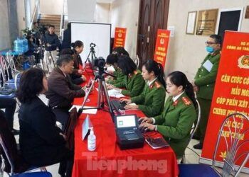 Hà Nội mở cao điểm 30 ngày đêm cấp CCCD gắn chip