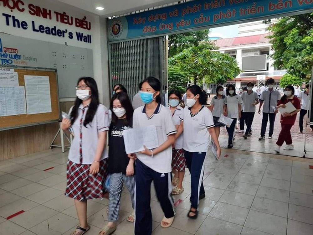 Hàng loạt trường Hàng loạt trường