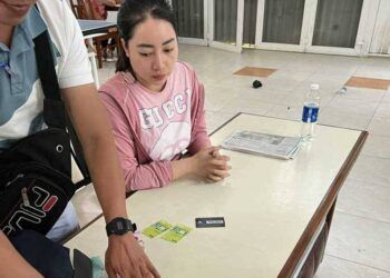 Hot girl cầm đầu đường dây làm giả căn cước công dân