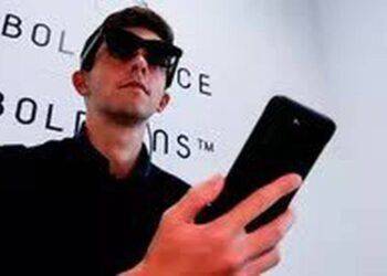 Kính thông minh hỗ trợ người khiếm thính tại Anh