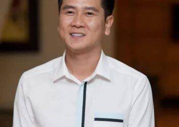 Mẹ Hồ Hoài Anh đã liên lạc được với con trai, hiện vẫn đang ở Tây Ban Nha và khóc khi nói chuyện với mẹ