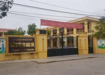 Một cựu kế toán trường tiểu học bị bắt